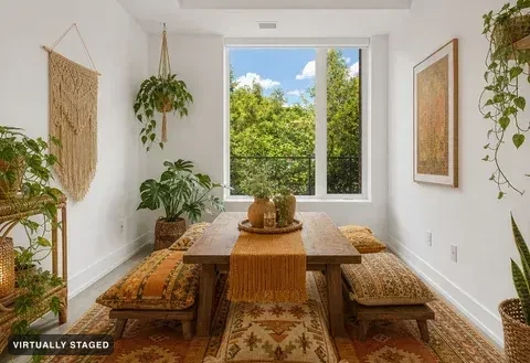 Cosy and colourful — AI dining room example