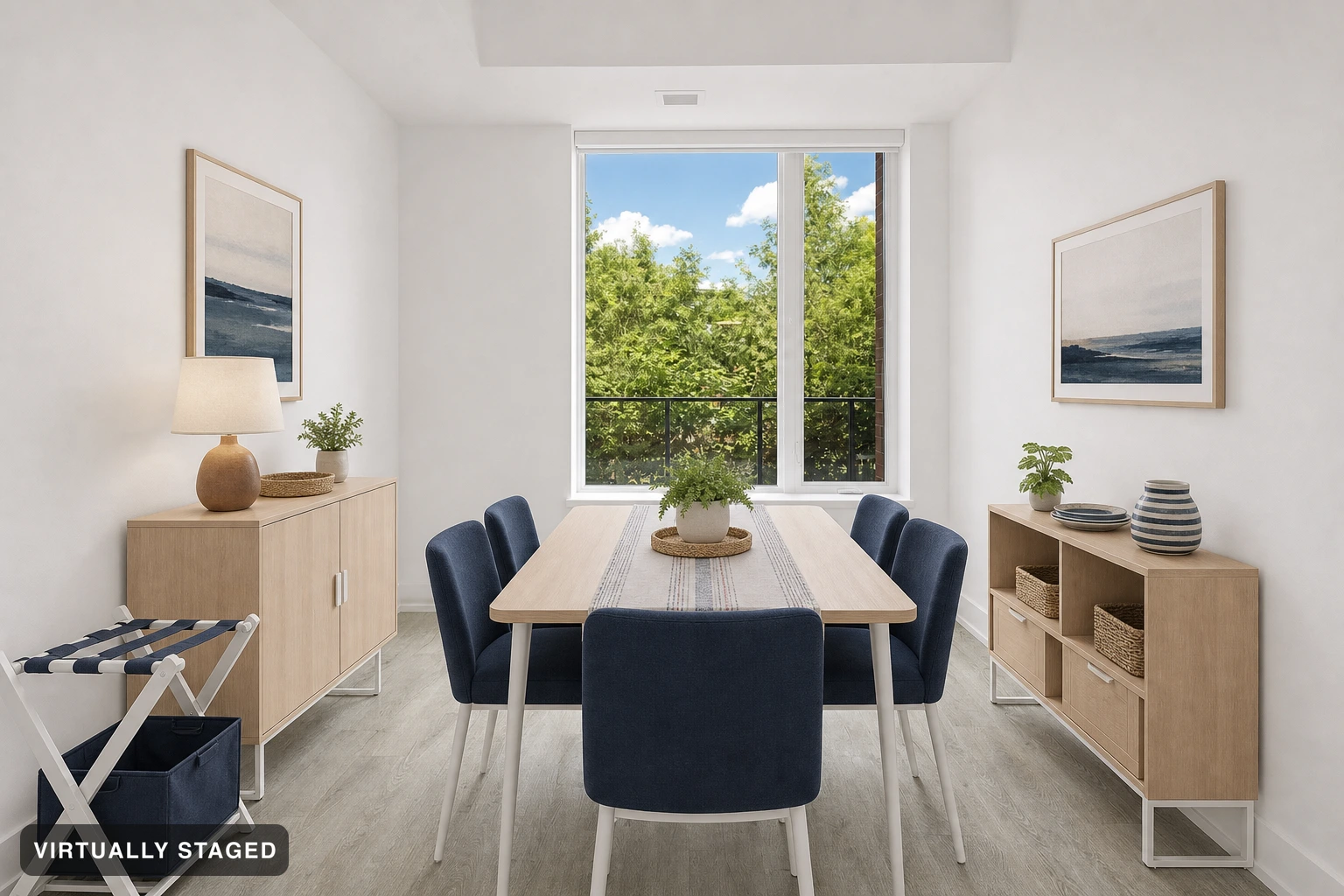Guest-ready in a dining room — virtually staged