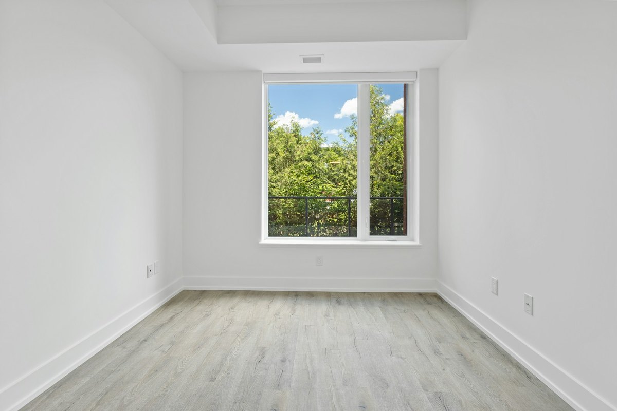Original dining room before AI staging